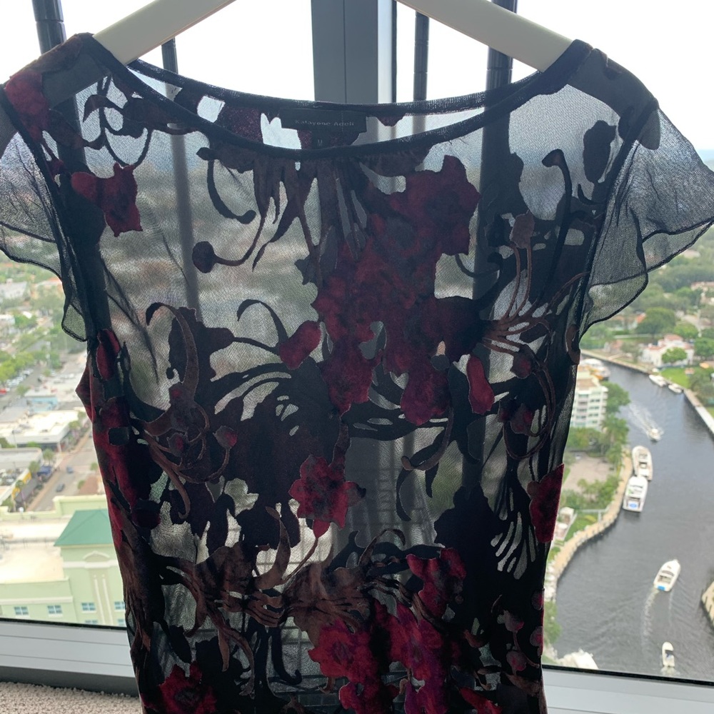 Short sleeve shirt with velvet detail